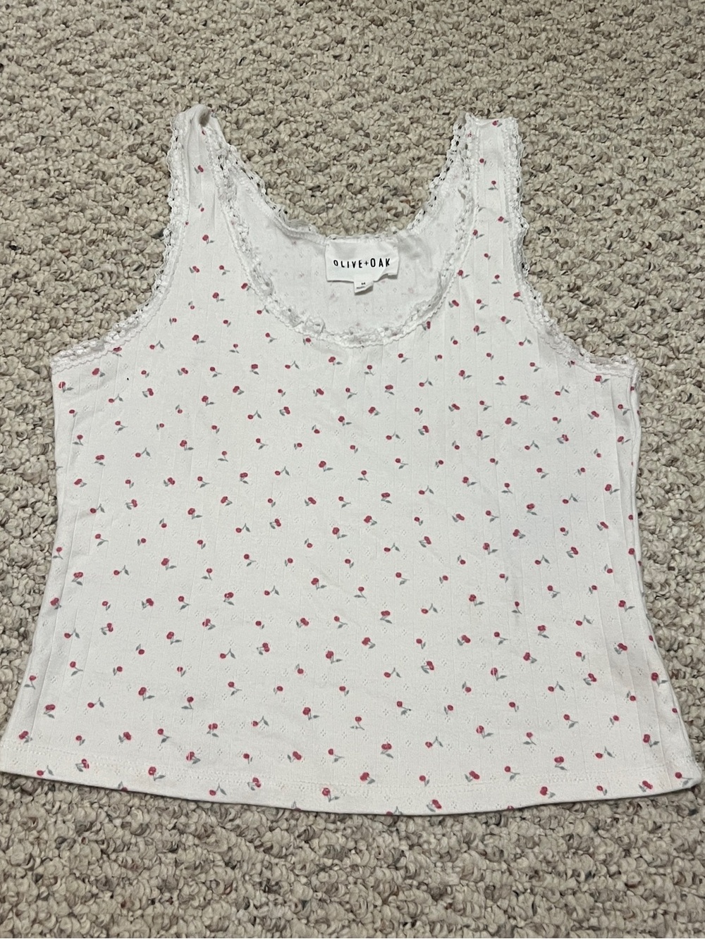 Olive & Oak White Ditsy Ribbed Red Floral print Lace-Trim Camisole